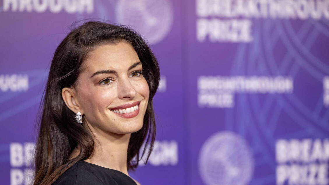 People incorona Anne Hathaway come la più bella cover star al mondo