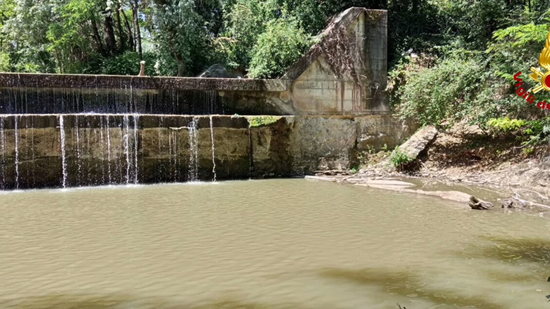 Si tuffa e non riemerge, morto un 14enne in un torrente