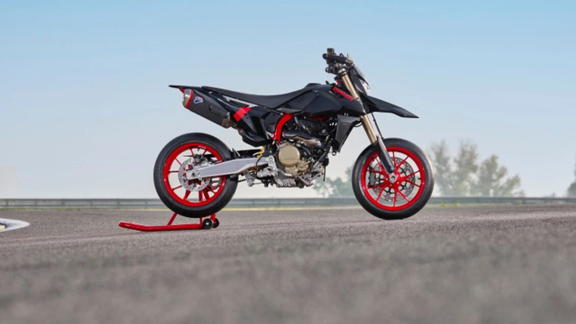 Ducati amplia la gamma Hypermotard con la nuova 698 Mono Nera