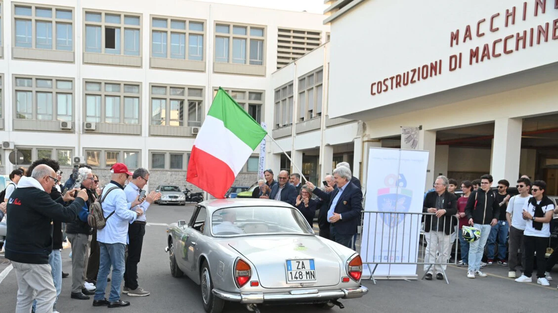 Auto storiche, test Asi con bio-benzina: concluso il tour Torino-Palermo