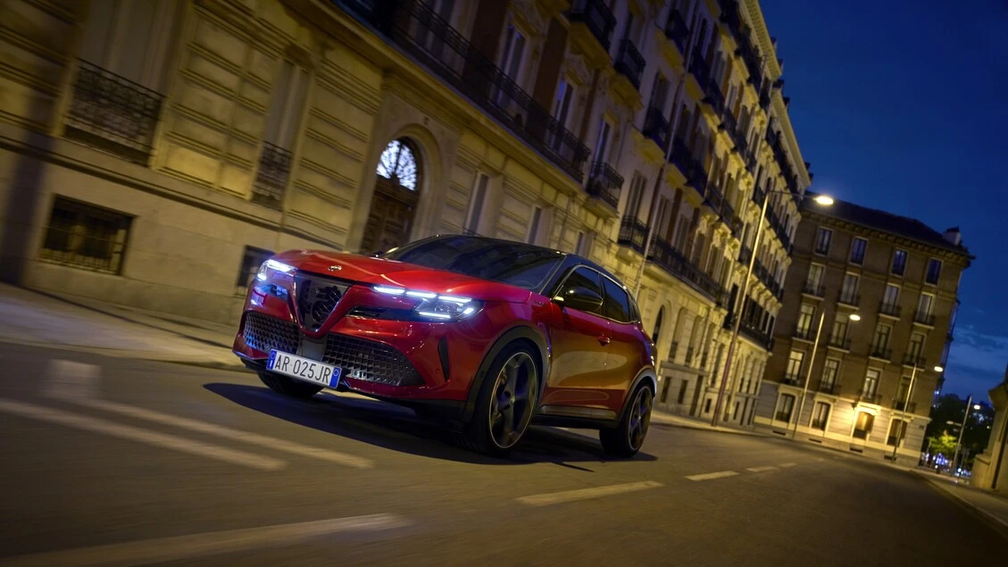 Alfa Romeo Junior, nuove dotazioni tecnologiche al cuore della gamma Junior