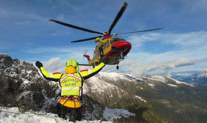 Alpinista precipita da una cima e muore in Alta Valtellina