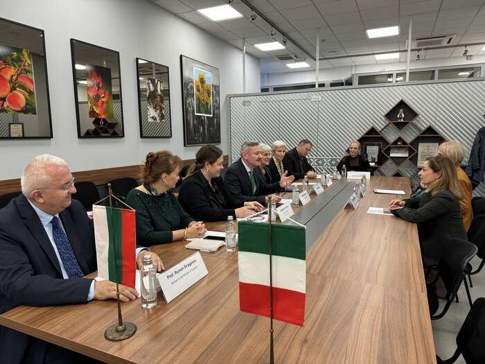 L'ambasciatrice Zarra incontra il ministro del turismo bulgaro