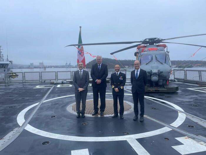 Norvegia, Amb.Nicoletti visita la fregata italiana 'Carabiniere'