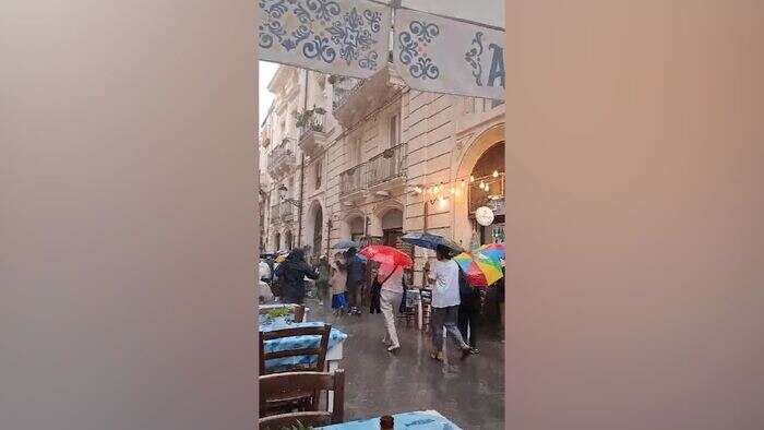 Maltempo, pioggia intensa sull'isola di Ortigia a Siracusa