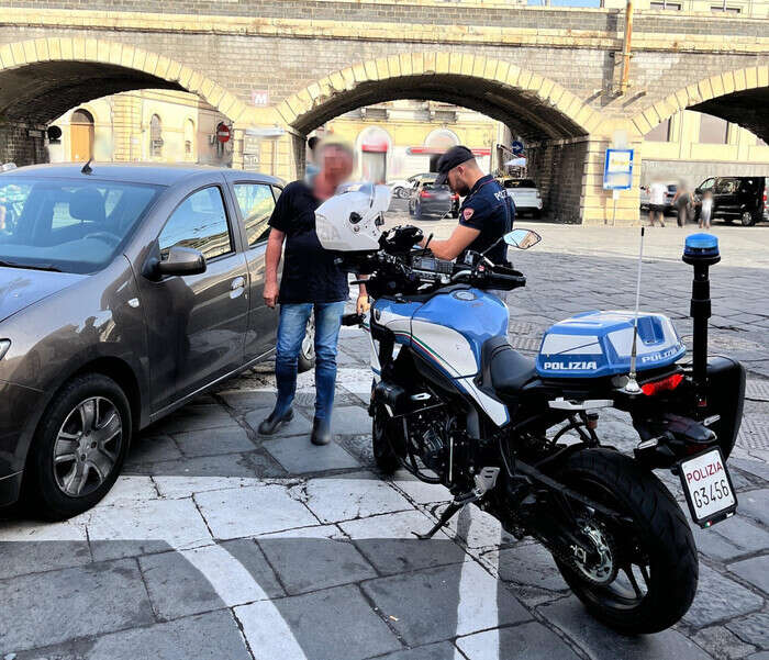 Polizia sanziona 20 parcheggiatori abusivi a Catania