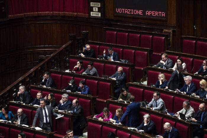 Verso lo stop a pdl su settimana corta, opposizioni protestano