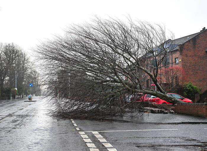 Tempesta Eowyn su Irlanda e Regno Unito, vaste zone senza luce