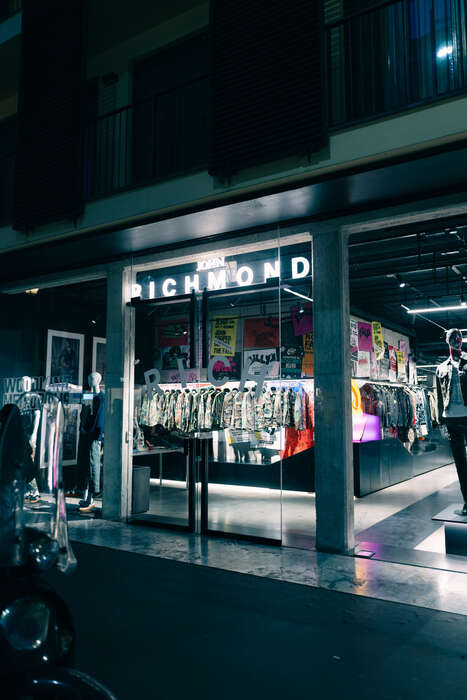 John Richmond trasforma lo store milanese in hub creativo