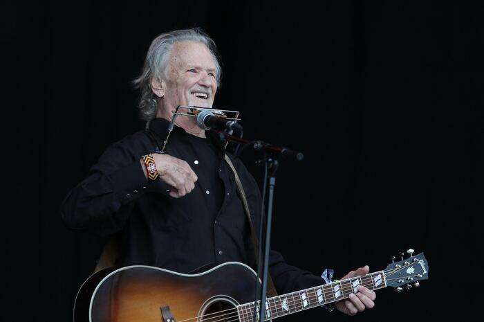 Addio a Kris Kristofferson, famoso artista country e attore