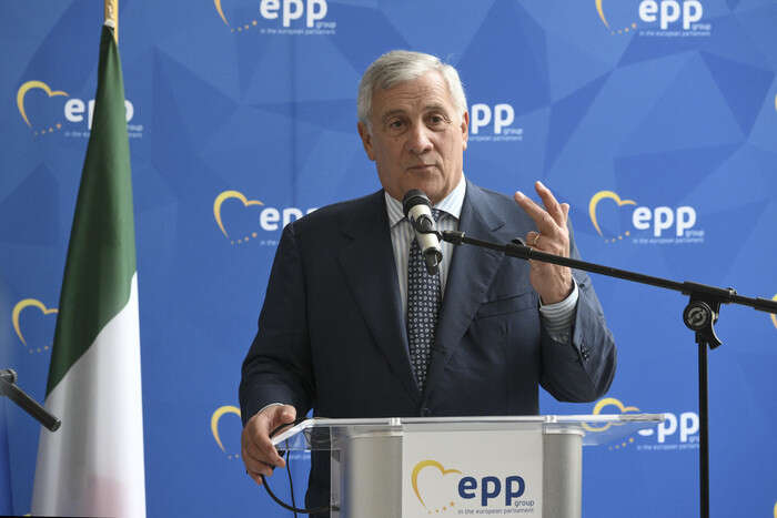 Tajani, 'combattimenti in corso, italiani via dal Libano'