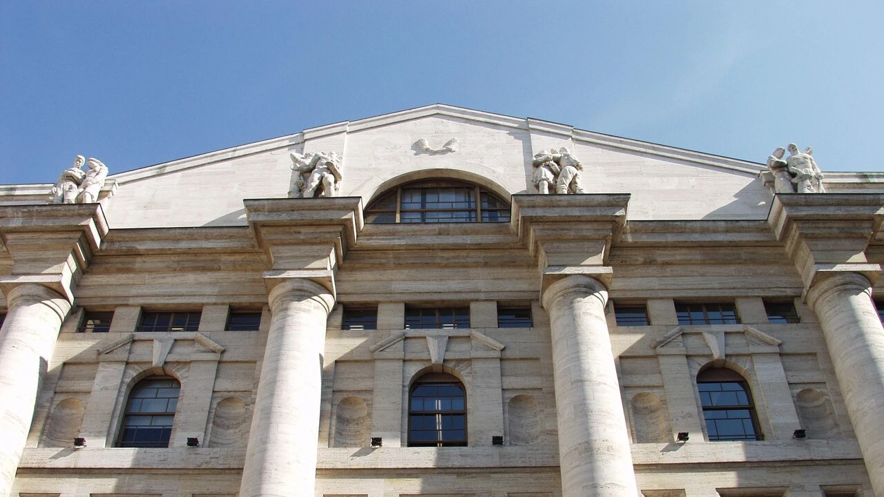 Borsa: Milano apre in rialzo (+0,68%)