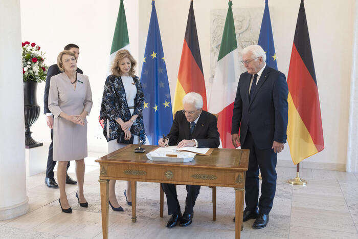 Steinmeier, Italia e Germania salde al fianco dell'Ucraina