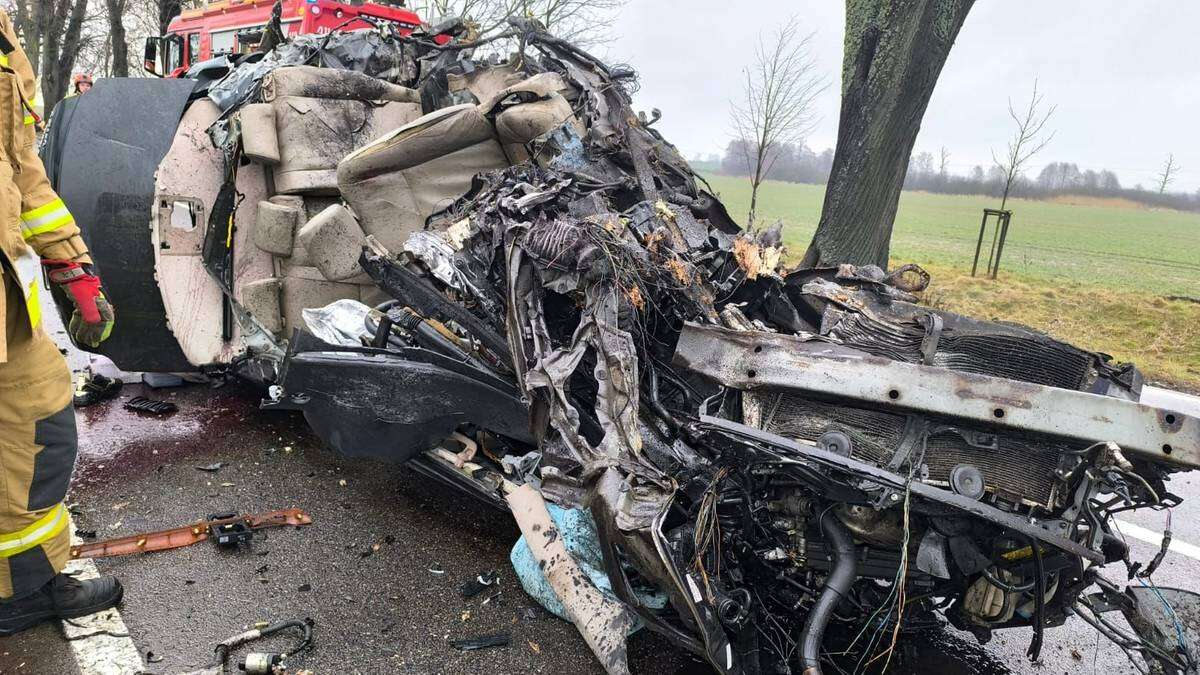 Tragedia na Warmii. Auto wręcz rozerwało na części