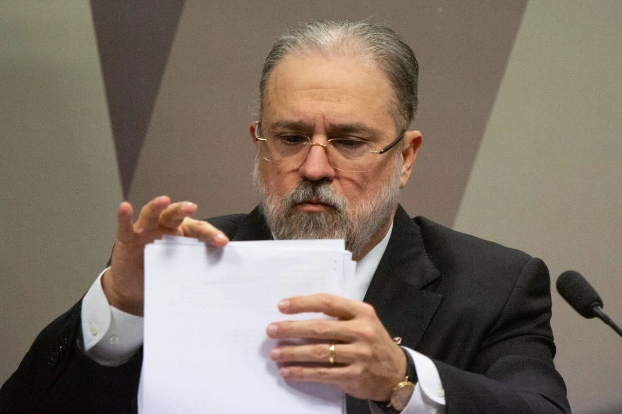 Anistia lança campanha para Aras não arquivar relatório da CPI