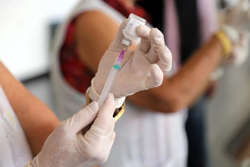 Tire suas dúvidas sobre as vacinas da Covid, influenza e pneumocócica