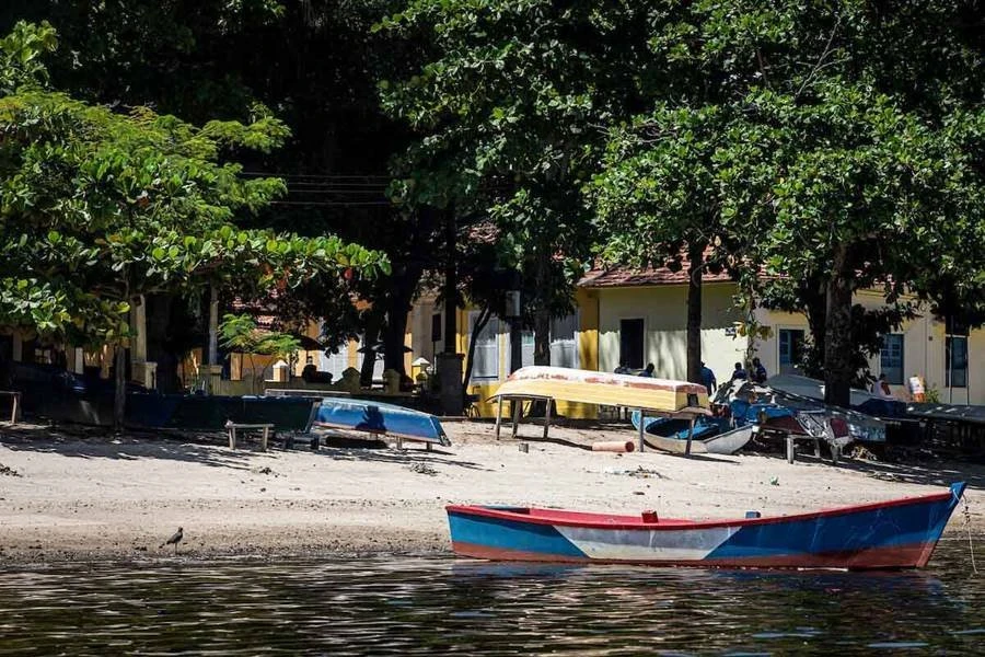 Moradores de Paquetá criticam Paes por sugerir micareta após vacinação