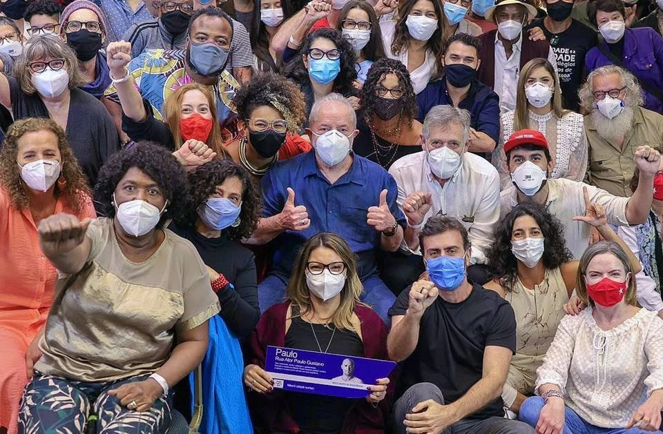 Lula decide não ir às manifestações de rua contra o governo