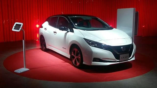Top 3: Harga Mobil Listrik Nissan LEAF dan Pose Apriyani Rahayu di Atas Jeep