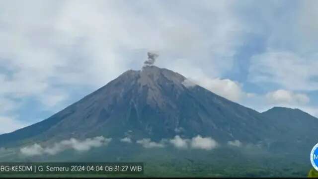 Gunung Semeru Kembali Erupsi, Status Gunung Masih Waspada