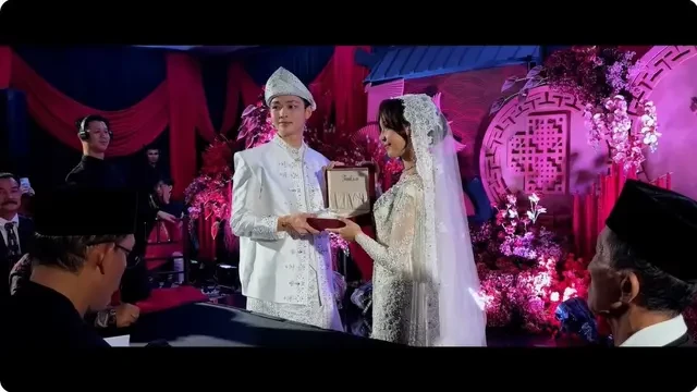 6 Potret Pernikahan Meyden dan Hengky di Jambi, Ijab Kabul Berjalan Khidmat