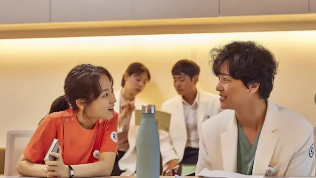 Park Bo Young Lakukan Observasi Langsung Jadi Perawat Demi Peran di Daily Dose of Sunshine