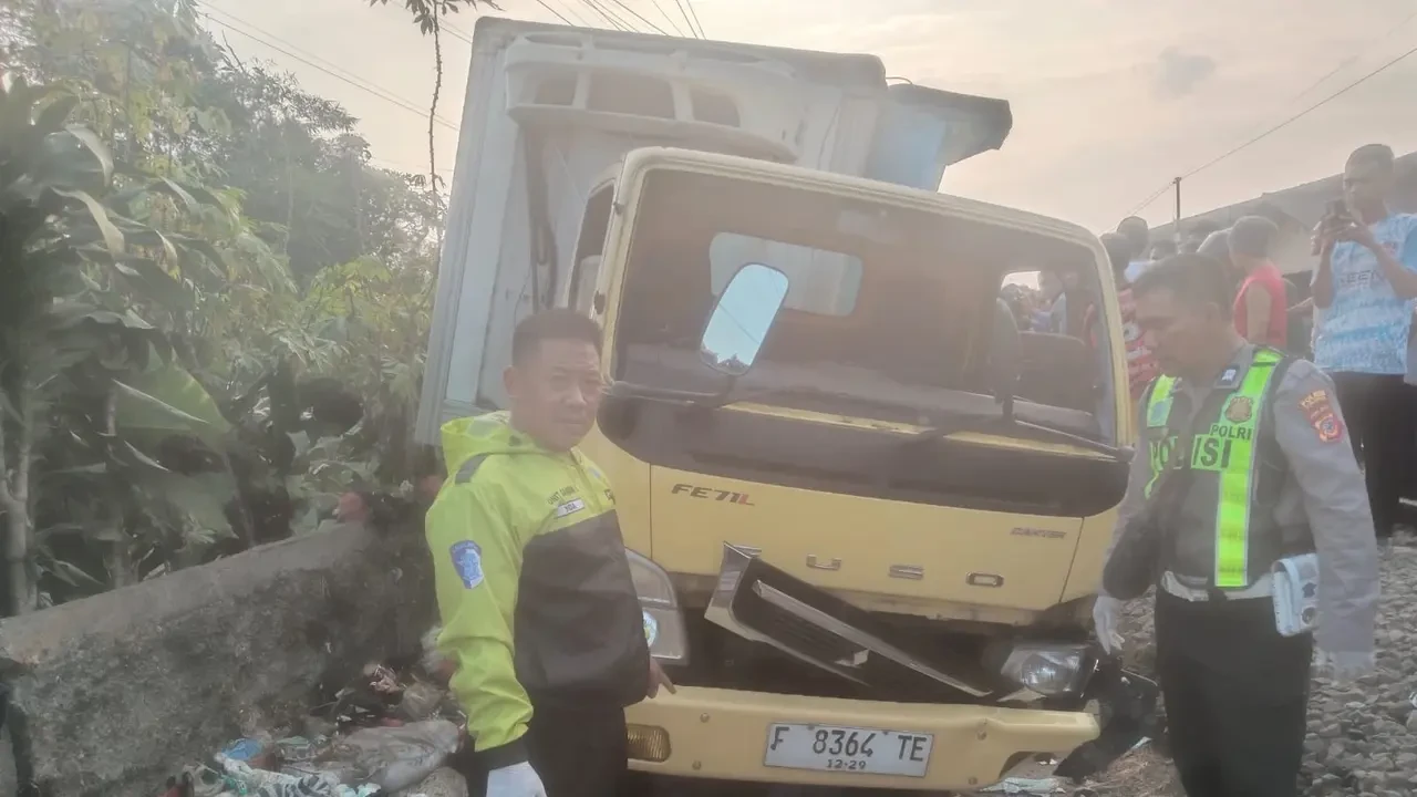 Kronologi Truk Tertemper KA Pangrango di Sukabumi