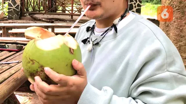 Manis tapi Rendah Kalori, Ini 6 Alasan Air Kelapa Muda Cocok Jadi Minuman Favorit