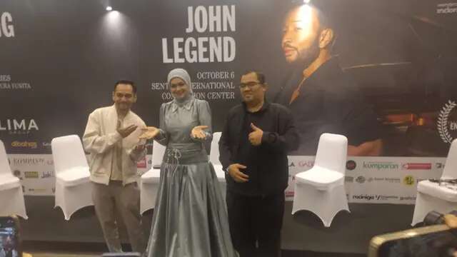 Siti Nurhaliza dan Yura Yunita Membuka Konser John Legend di Sentul dengan Penampilan Memu...