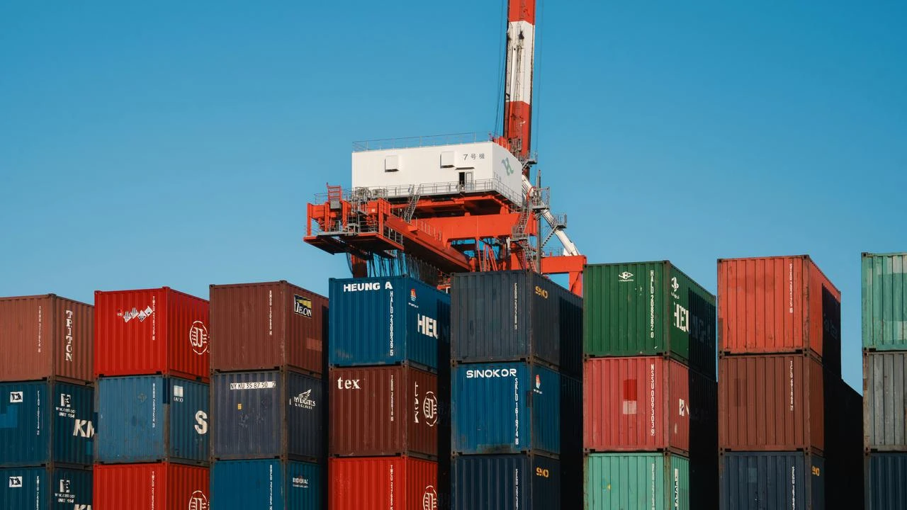 China Relaksasi Sejumlah Pembatasan Ekspor Mineral ke AS