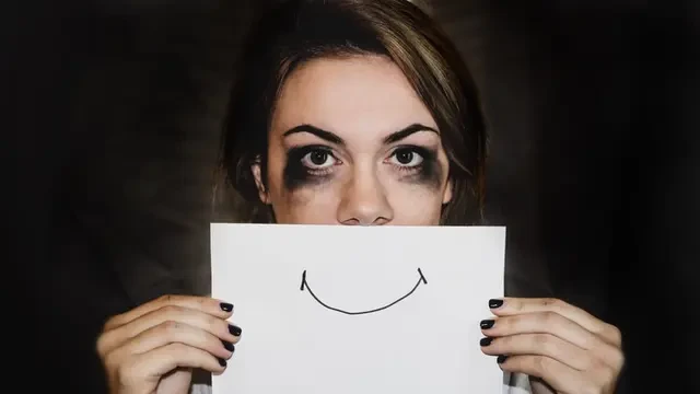 Bipolar vs Skizofrenia: Pahami Perbedaannya agar Tak Salah Tangkap!