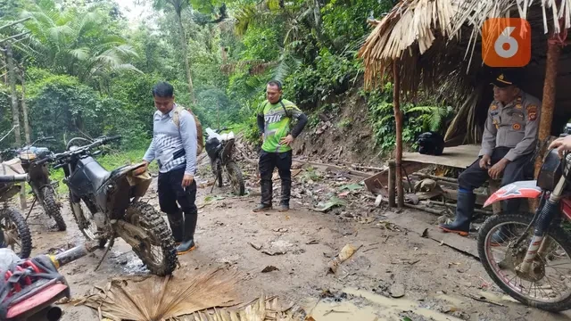 Tinjau TPS di Kecamatan Terpencil Pinogu, Kapolres Bonebol Minta Masyarakat Jaga Kondusivi...