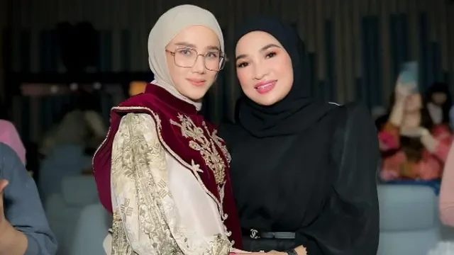 Model Gamis Pesta Mulan Jameela di Wedding Anniversary Crazy Rich Kalimantan Selatan, Glam...