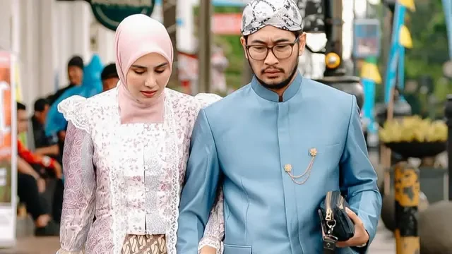 6 Potret Syahnaz Sadiqah Pakai Kebaya Brokat Renda di Hari Jadi ke-80 Jawa Barat