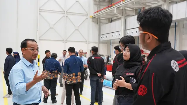 Mahasiswa ITS Pelajari Teknologi Remanufaktur Alat Berat Liebherr Indonesia