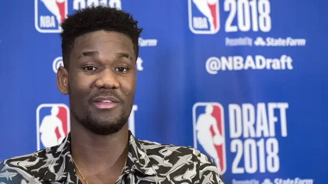 Deandre Ayton Resmi Gabung Los Angeles Lakers