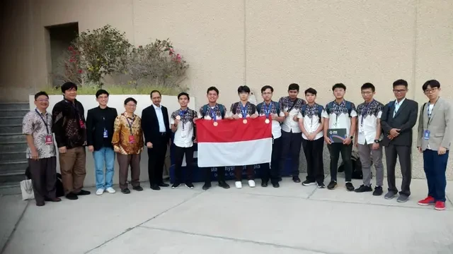 Hendra Kwee Jadi Presiden APhO, Indonesia Ukir Prestasi Ganda di Olimpiade Fisika Asia