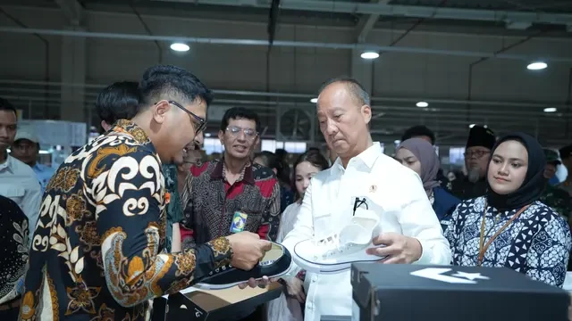 Sepatu Converse Produksi Batang Jawa Tengah Tembus Pasar Amerika