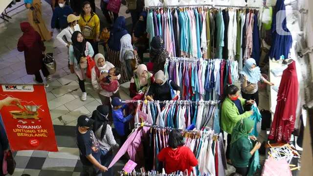 Asal Usul Tradisi Beli Baju Lebaran, Dari Sejarah hingga Makna Sosial