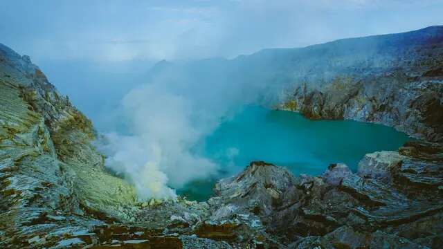 Wisata Kawah Ijen Kembali Dibuka untuk Wisatawan, Begini SOP Baru yang Wajib Dipatuhi