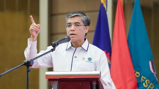 Menaker Yassierli Sebut 3 PR Pemerintah dan Serikat Pekerja Hadapi Tantangan Ketenagakerja...