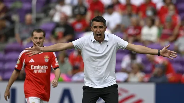 Momen Panas Piala Dunia Antarklub 2025: Bruno Lage Terlibat Adu Mulut dengan Pemainnya Sen...