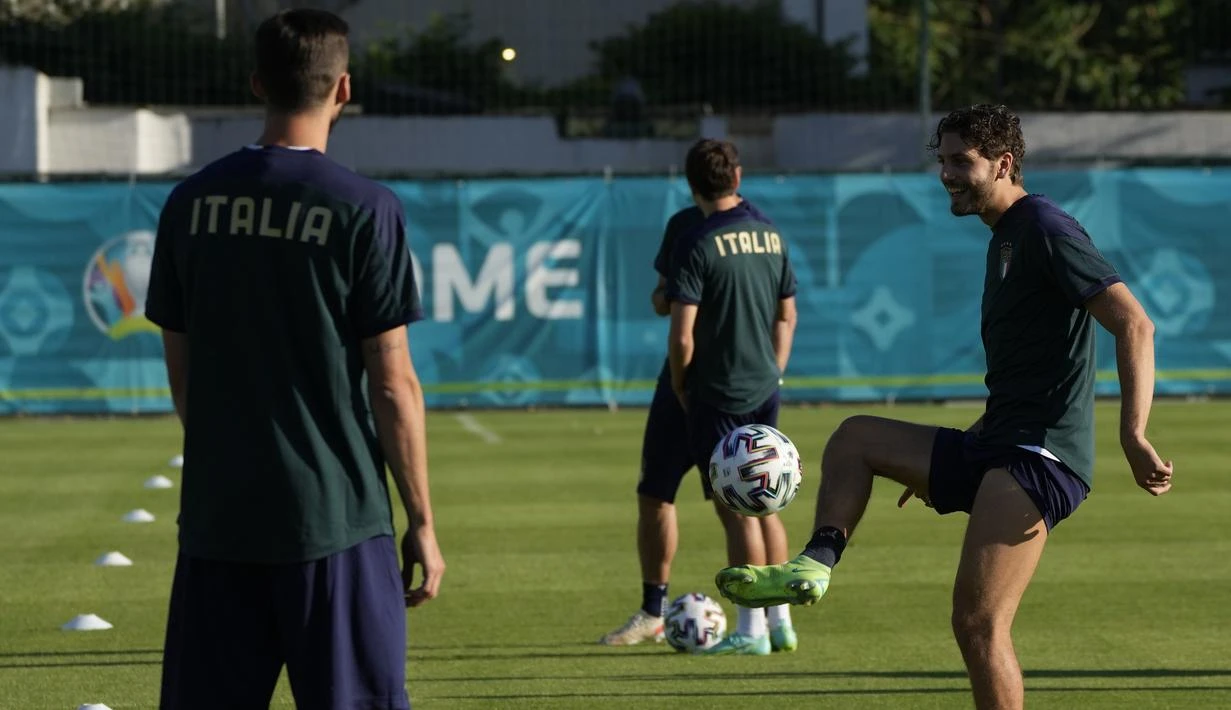 FOTO: Sesi Latihan Timnas Italia dan Swiss Jelang Laga Grup A Euro 2020