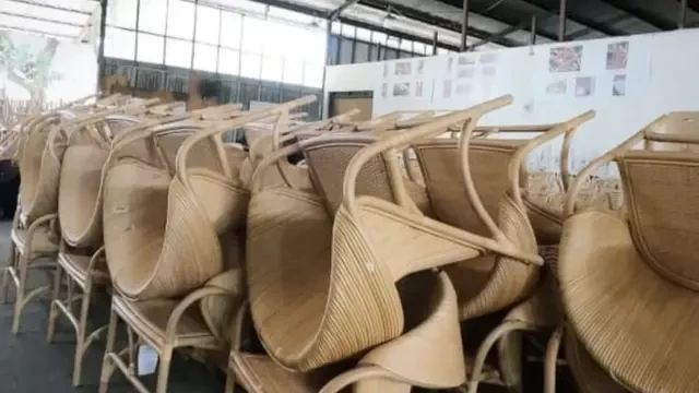 Furnitur Rotan Karya Mahasiswa dan Dosen President University Tembus Pasar Internasional