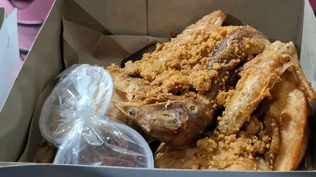 Tanggapan Pelanggan terhadap Dugaan Kremes Ayam Goreng Widuran Berbahan Baku Non-Halal