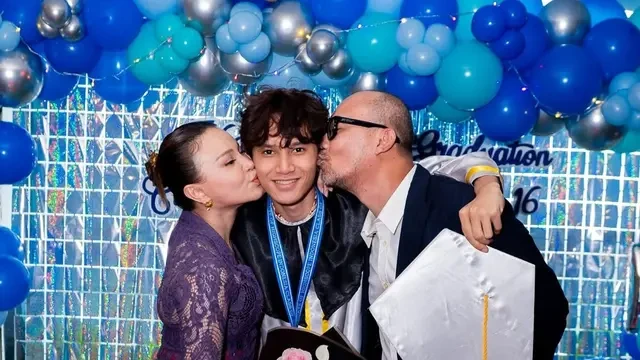 Potret Wisuda Anak Rossa, Penuh Momen Kebahagiaan