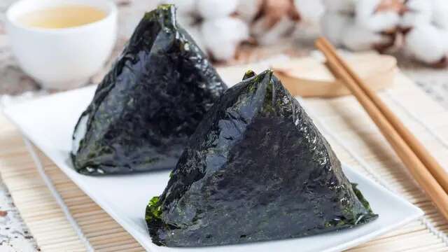 3 Bahan Utama untuk Membungkus Makanan Khas Jepang Adalah Nori, Shiso dan Yuba