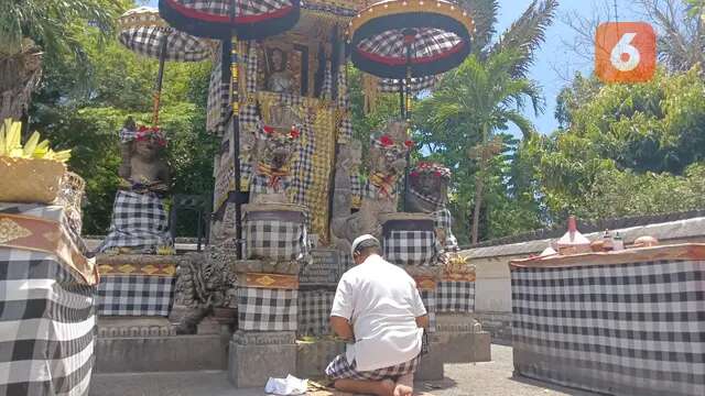 Sambangi Nusa Penida, Astaguna Ritual Sembahyang di Pura Khayangan Jagad