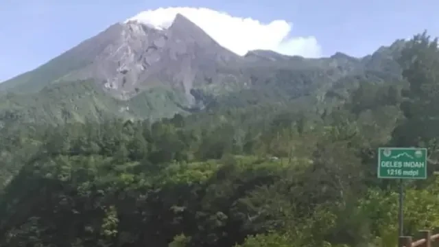 Top 3 Berita Hari Ini: Pendaki Ilegal Kembali Terciduk Mendaki Gunung Merapi, Dihukum Bers...