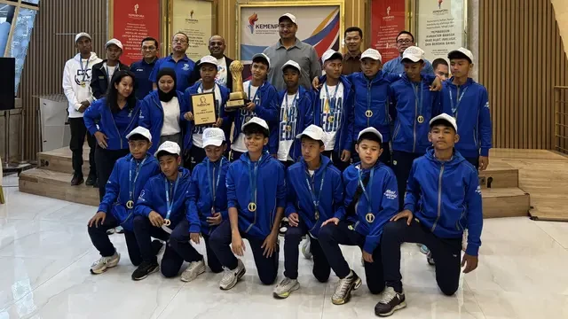 Menpora Minta Pemain Akademi Persib Cimahi Tak Besar Kepala Usai Juara Gothia Cup 2025